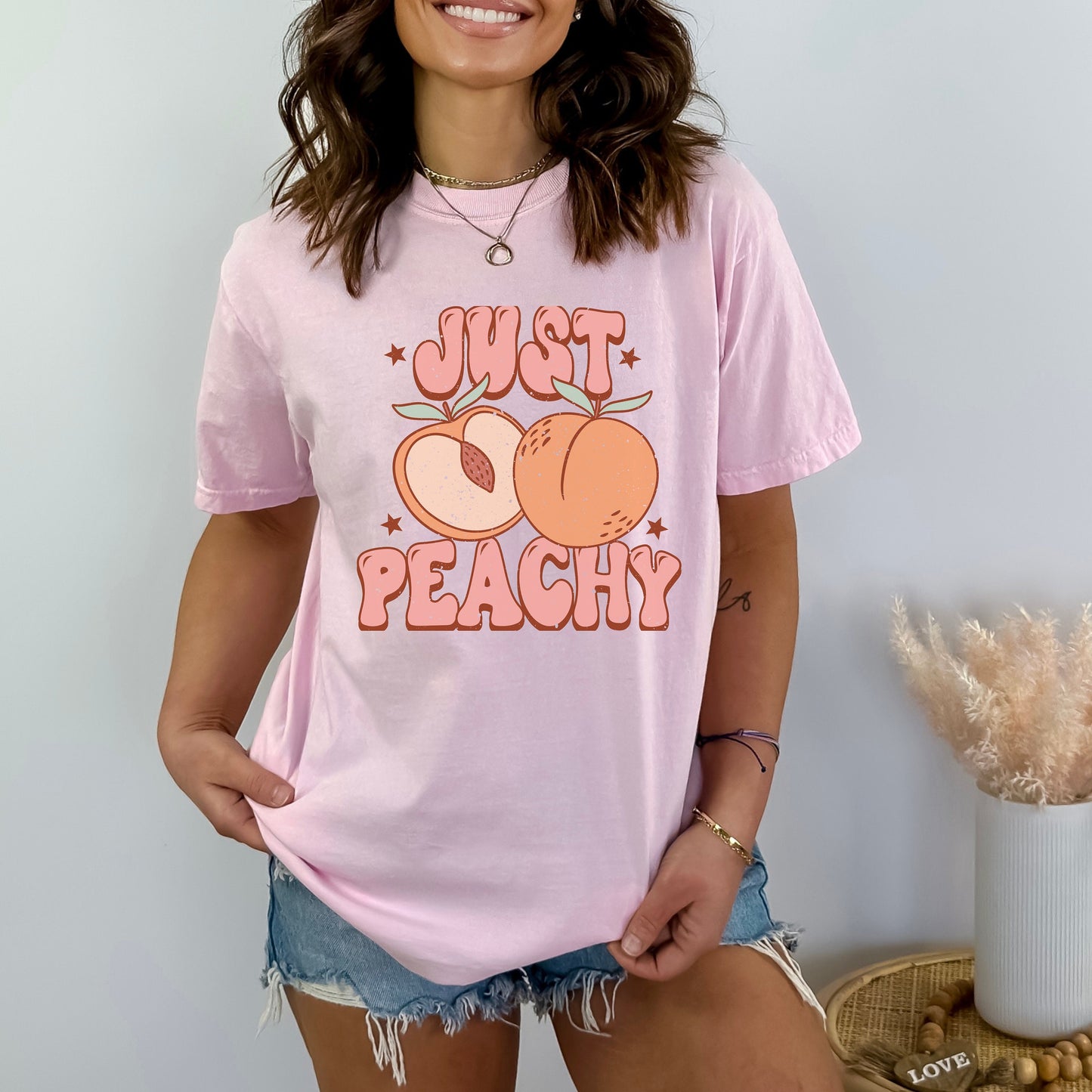 Just peachy comfort Colors t-shirt, Summer Shirts, Cute Womens Shirt, Retro Summer Shirt, Gifts For Peach Lovers, Summer Vibes Shirt