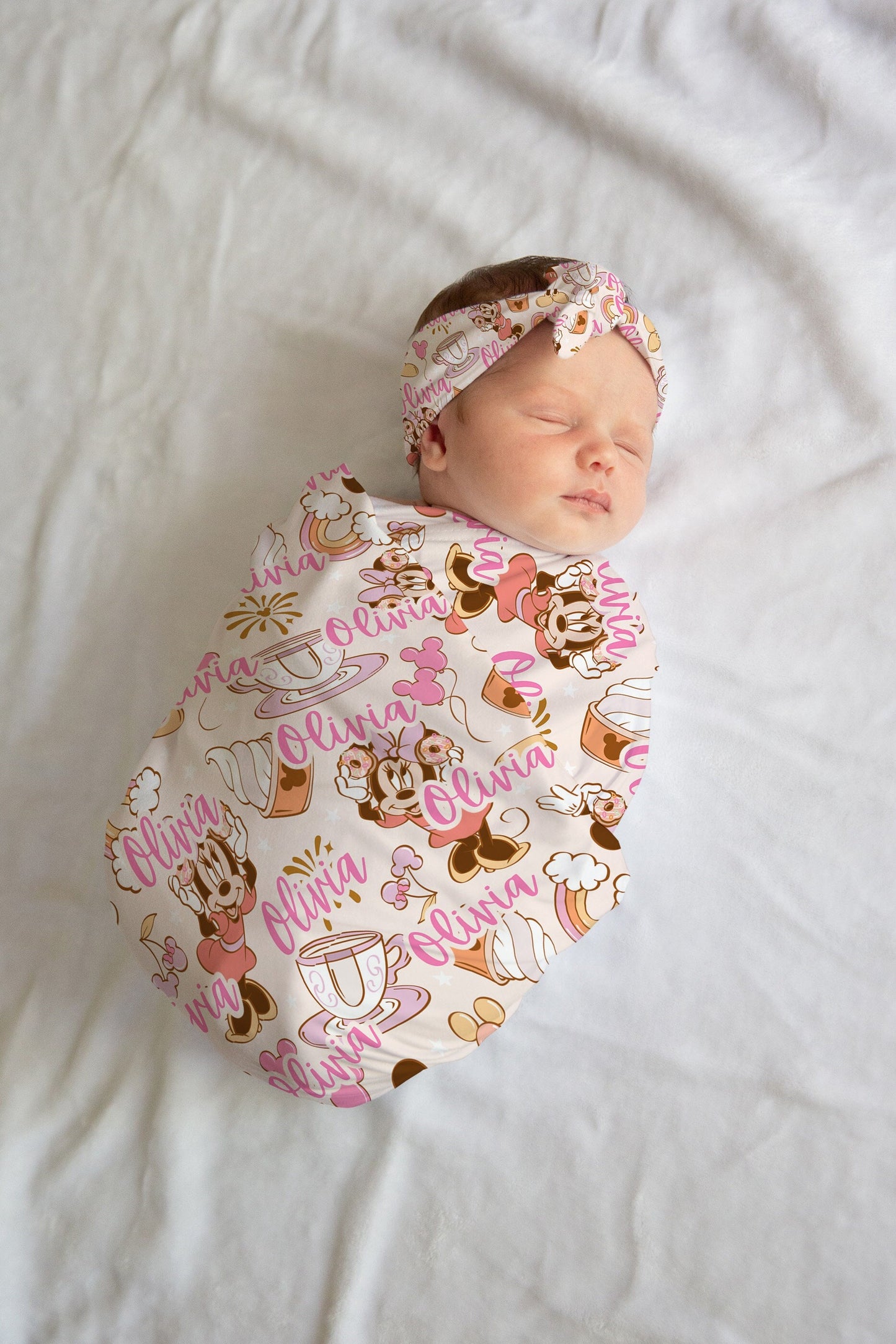 Personalized Disney Swaddle set, Newborn girl hospital reveal outfit, disney baby shower gift, pink disney swaddle bow and hat set