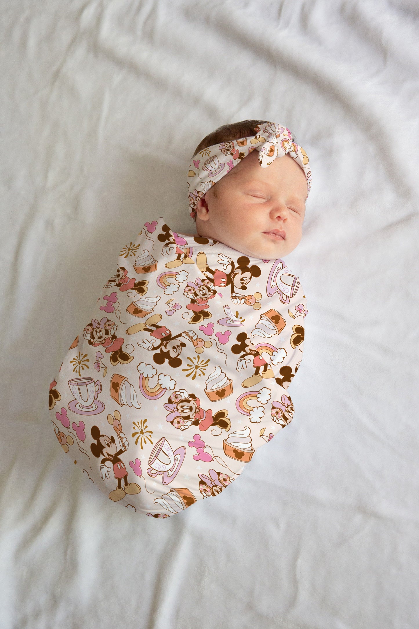 Personalized Disney Swaddle set, Newborn girl hospital reveal outfit, disney baby shower gift, pink disney swaddle bow and hat set