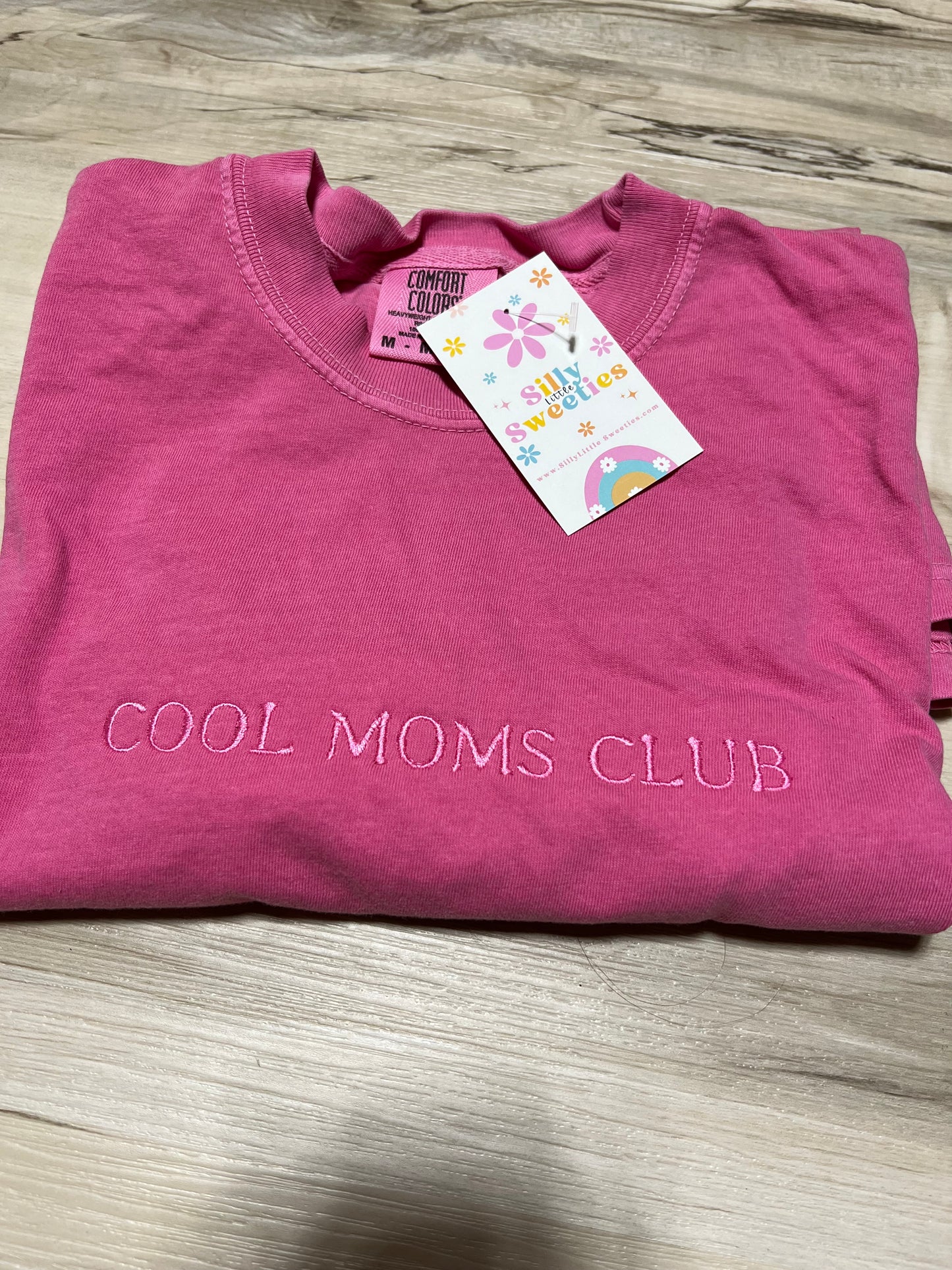Cool moms club  Embroidered t-shirt Comfort Colors