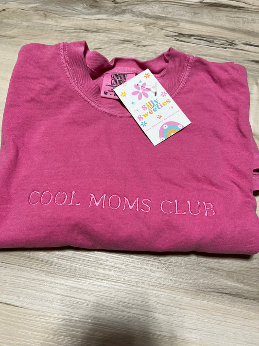 Cool moms club  Embroidered t-shirt Comfort Colors