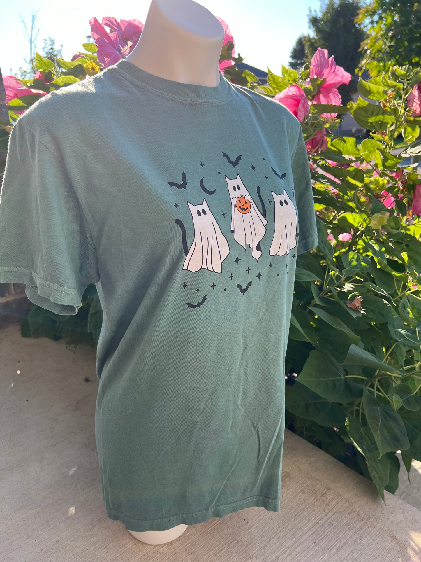 Ghost Kitty Comfort Colors T-shirt for Halloween Fall