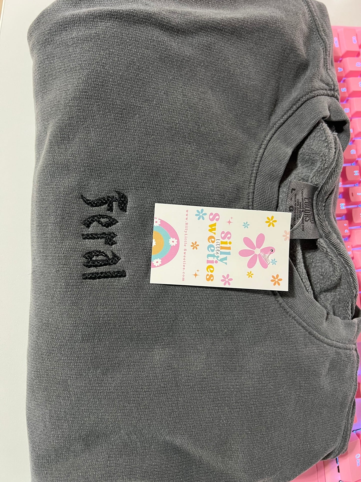 Feral Embroidery Sweater / T-shirt