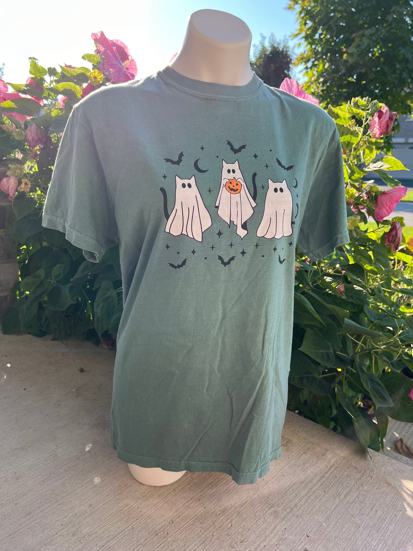 Ghost Kitty Comfort Colors T-shirt for Halloween Fall