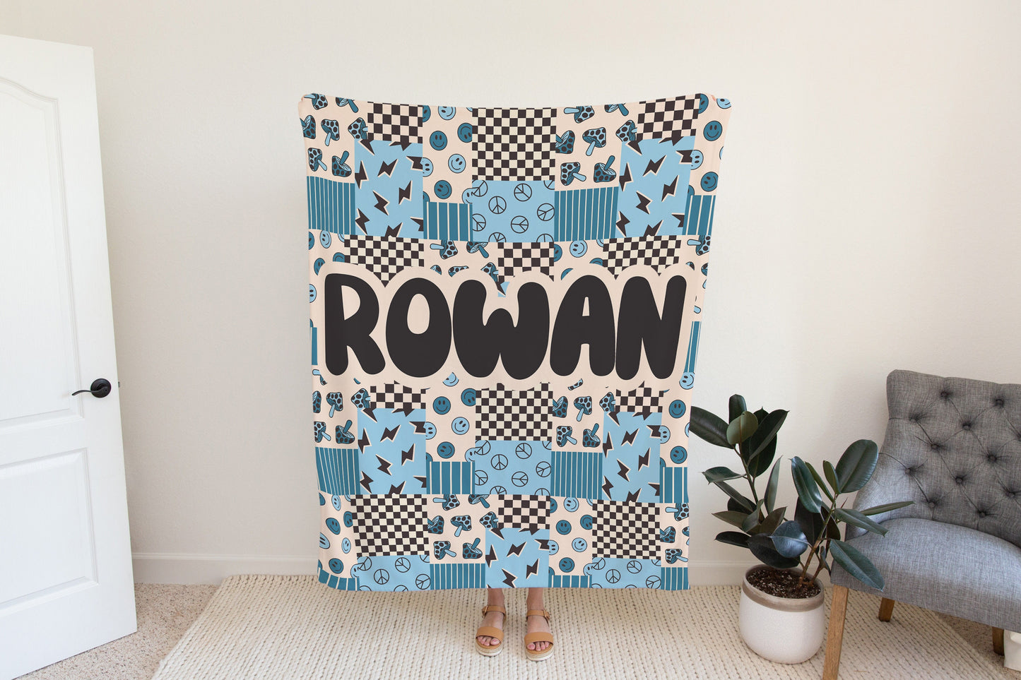 Personalized blanket for boys, Smiley face blanket, checkered throw, birthday gift for him, custom name baby blanket, baby shower gift