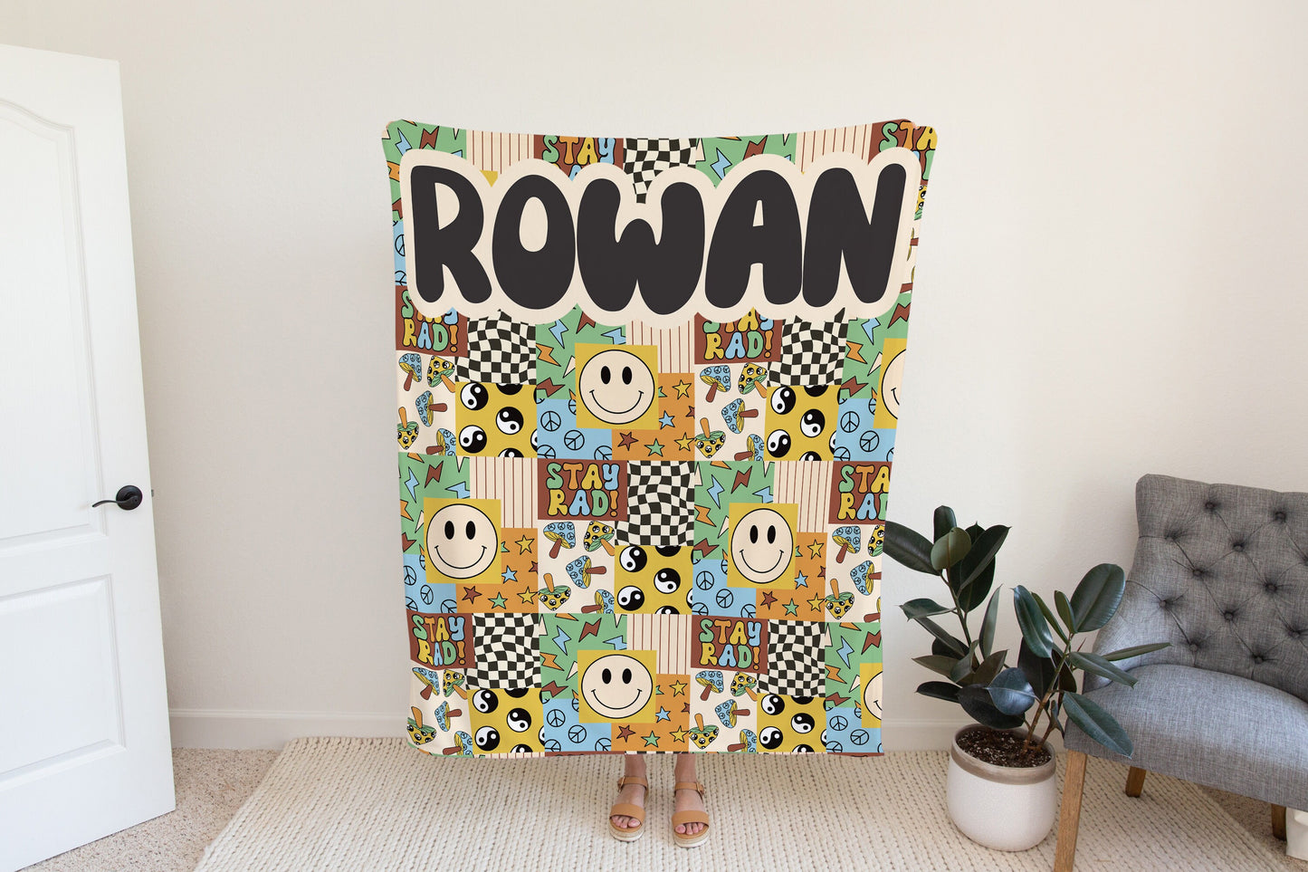 Personalized blanket for boys, Smiley face blanket, checkered throw, birthday gift for him, custom name baby blanket, baby shower gift