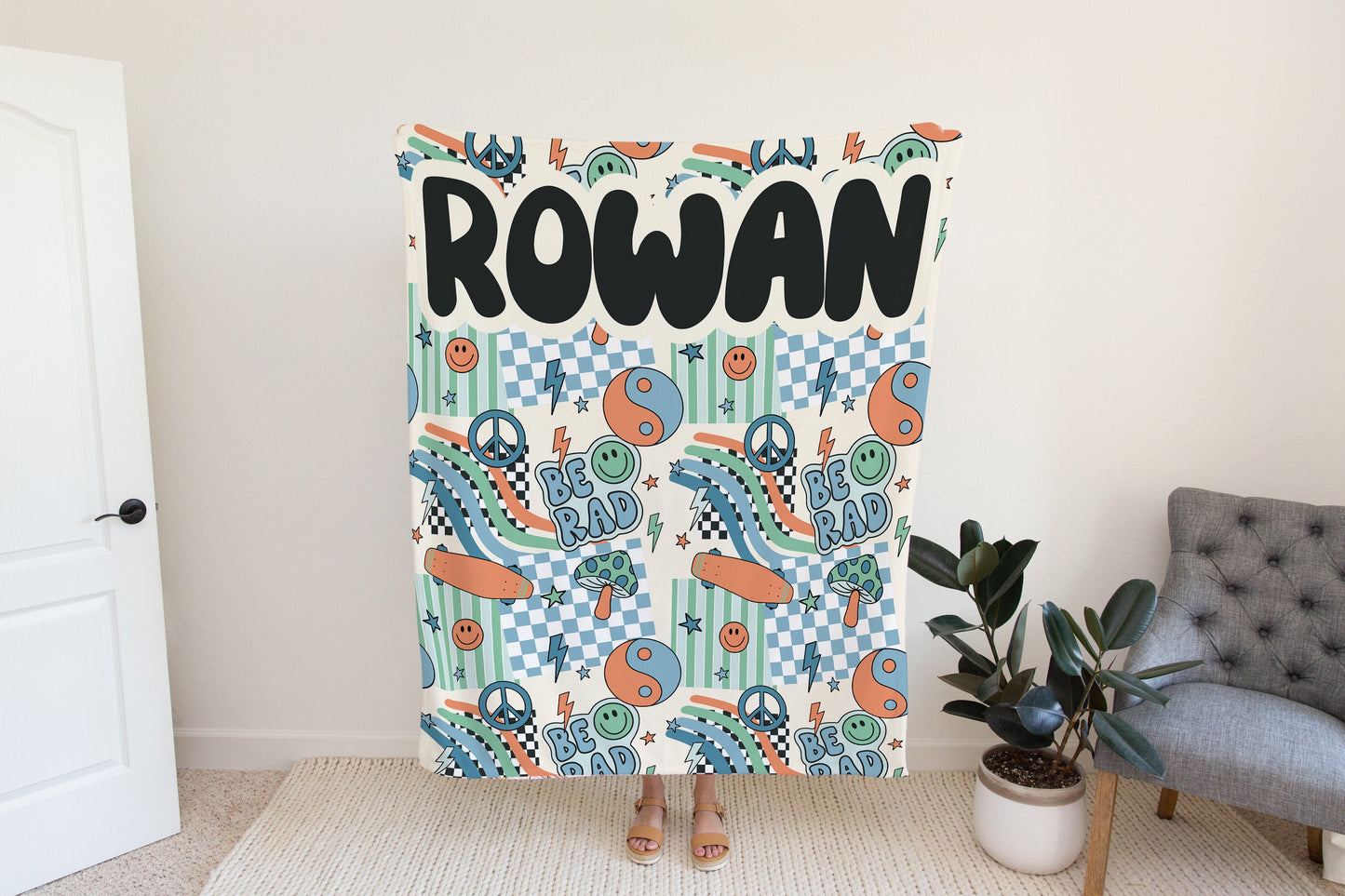 Personalized blanket for boys, Smiley face blanket, checkered throw, birthday gift for him, custom name baby blanket, baby shower gift