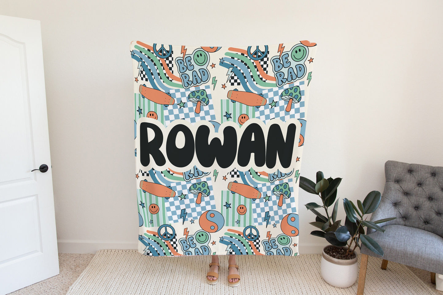Personalized blanket for boys, Smiley face blanket, checkered throw, birthday gift for him, custom name baby blanket, baby shower gift