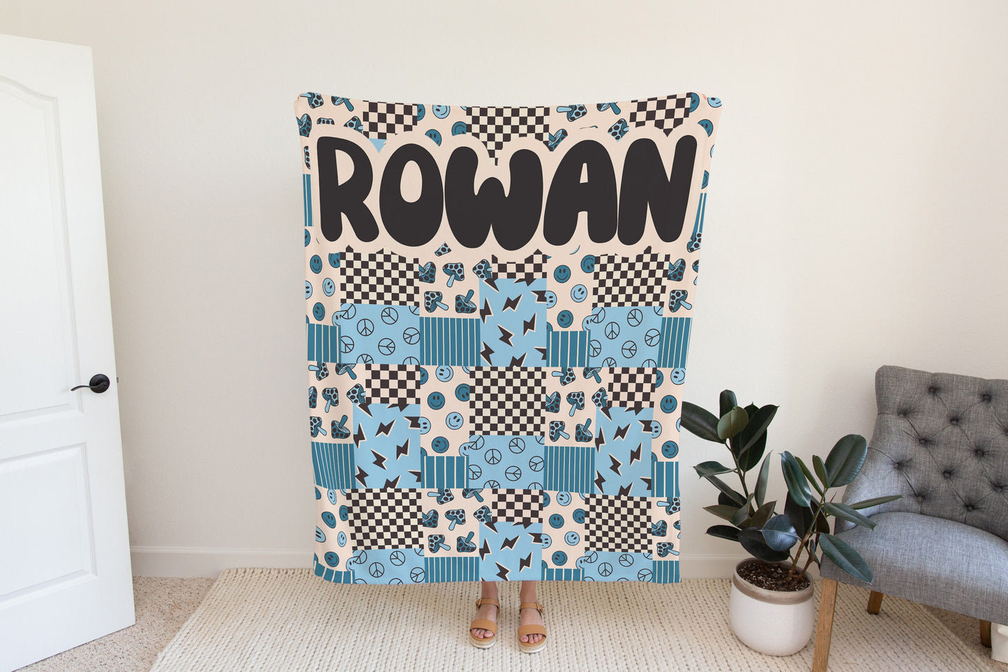 Personalized blanket for boys, Smiley face blanket, checkered throw, birthday gift for him, custom name baby blanket, baby shower gift