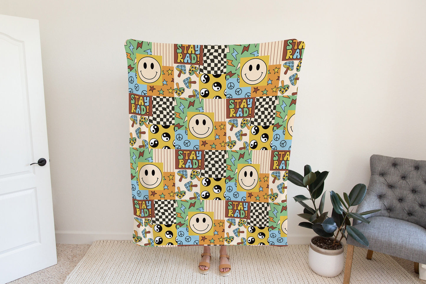 Personalized blanket for boys, Smiley face blanket, checkered throw, birthday gift for him, custom name baby blanket, baby shower gift