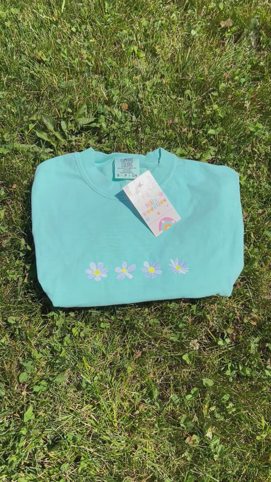 Daisies Embroidered t-shirt Comfort Colors